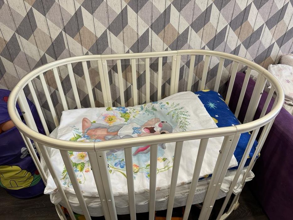 детская кровать-трансформер с бортиками