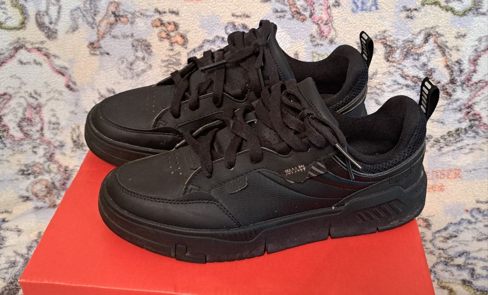 Кроссовки Li -ning, кожа , продажа 41 размер.26см по стельке внутренне