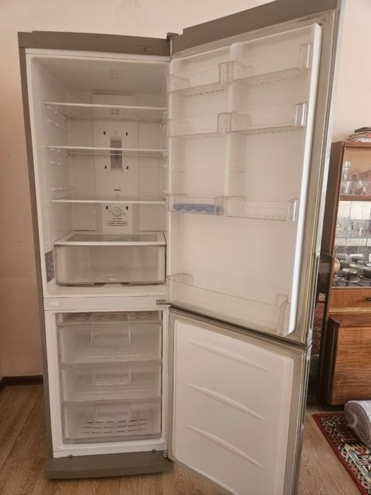 Холодильник  LG в хорошем состоянии