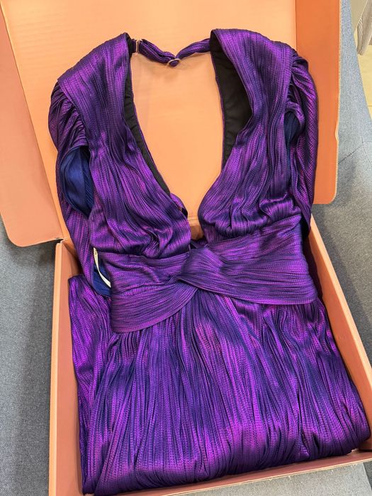 Nuri Store inchiriaza rochie Maria Lucia Hoha