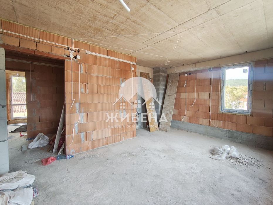 Продава нов 4-стаен апартамент, кв. Виница
