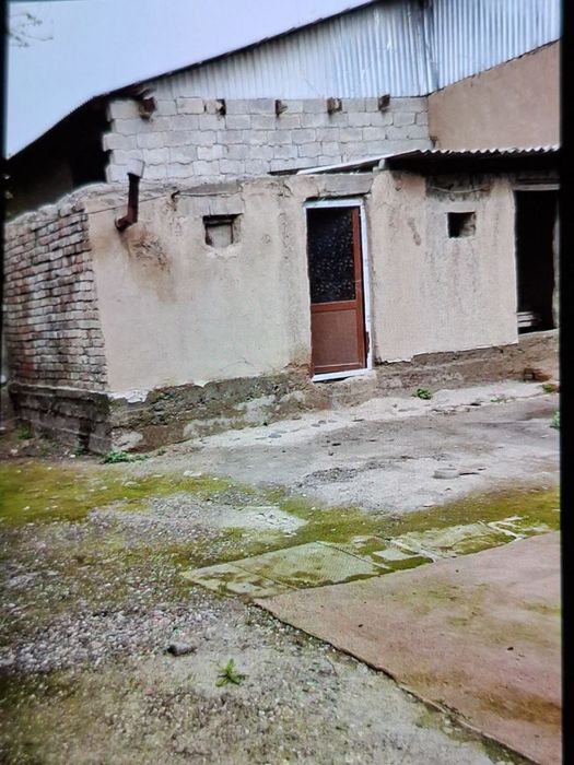 xovli sotiladi 5sotiq adres qorasuvda narxi 50000$ deyapmiz yana kelis