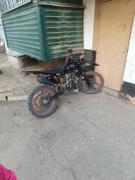 Эндуро 300 кубов на полном ходу