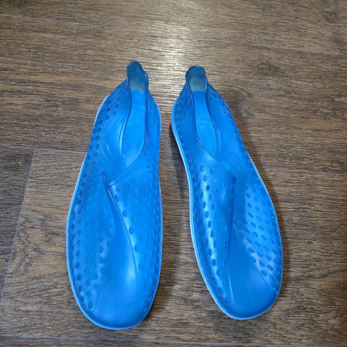 Продам аквашузы 35р