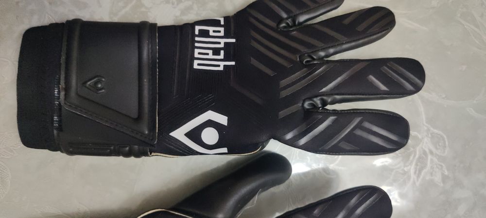 Вратарски ръкавици -номер  8