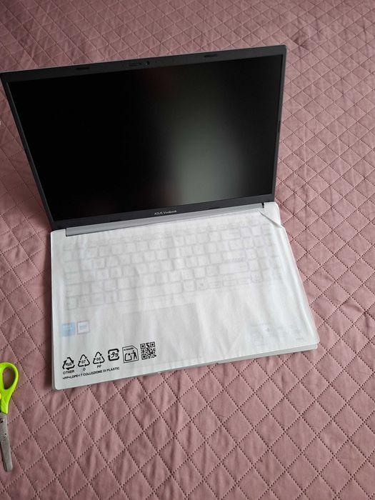 Laptop ASUS Vivobook 15 X1504MA - NOU  | Intel Core 7 350, 16GB DDR5, 512GB SSD, Garanție