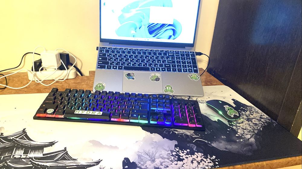 Нотбук HYDRA H20