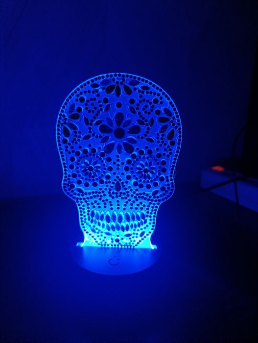 Светильник-ночник череп