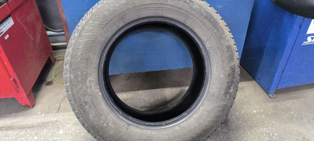 Продам баллоны yokohama 265 65 R17