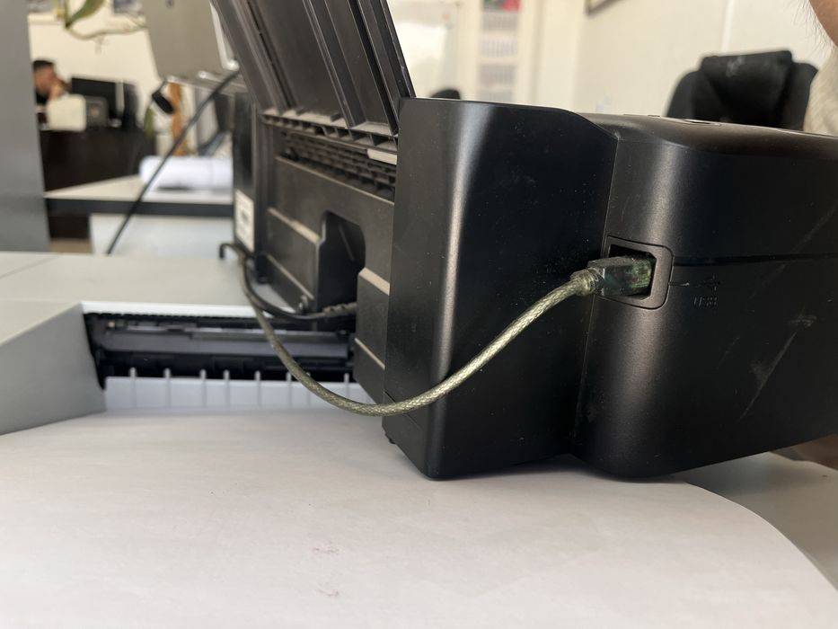 Продам цветной принтер epson l110