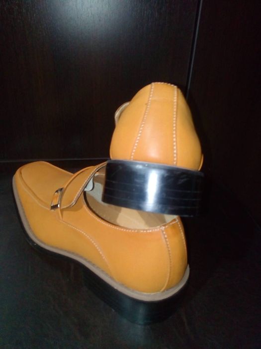Vand pantofi barbati 43 noi