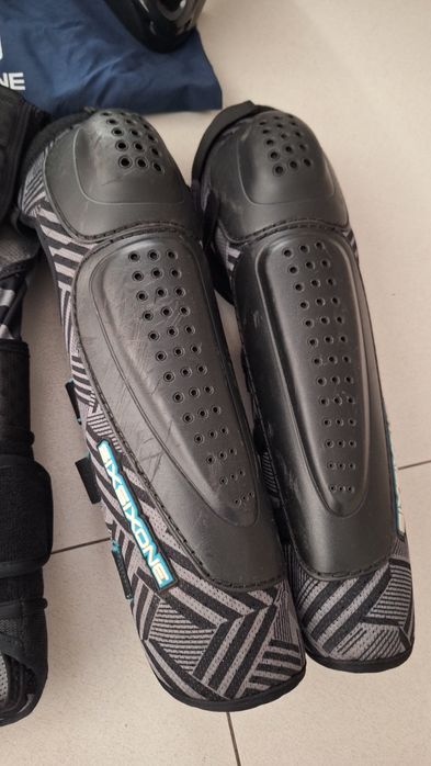 Vand echipament Downhill Freeride Enduro Alpine Stars  Sixsixone
