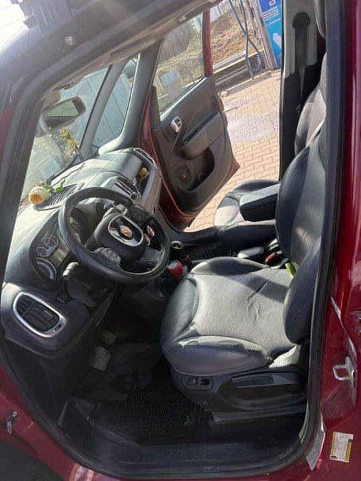 Fiat 500 L    — ABARTH