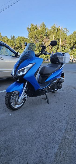 Скутер Honda Q48-200cc.
