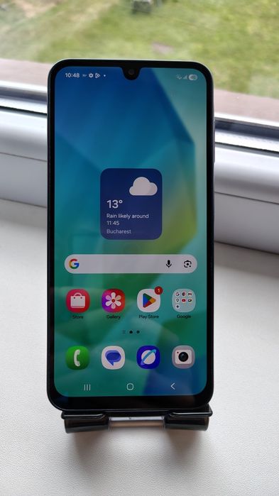 Vând Samsung Galaxy a16 4G,99% baterie,impecabil,plus 3 huse și cablu