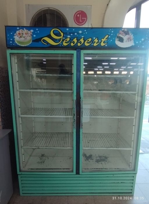 Холодильник витрина