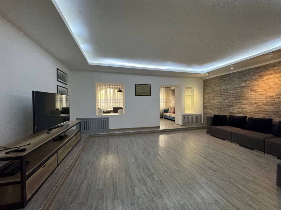 Продается квартира на Ойбек 4/7/9