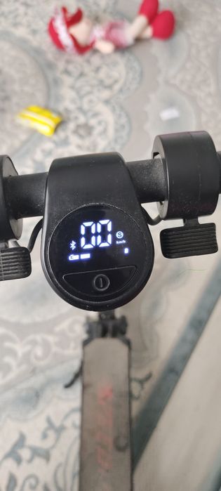 Продам Электросамокат Speedroll s10