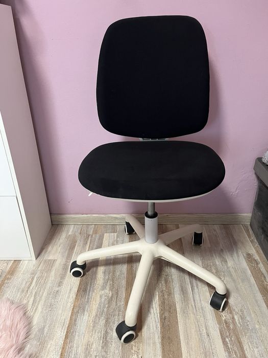 RFG Детски стол Lucky White, дамаска, черна седалка, черна облегалка