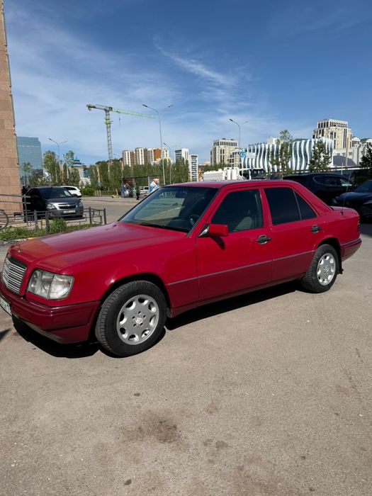 Автомобиль Мерседес124,  Е220