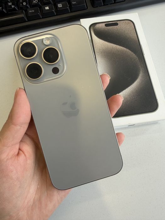 Продам Айфон 15 про 256