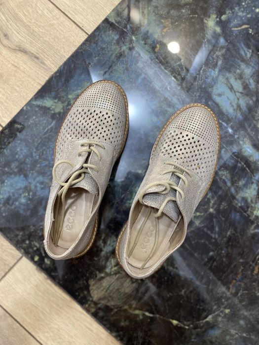 Продаю ботинки от ECCO