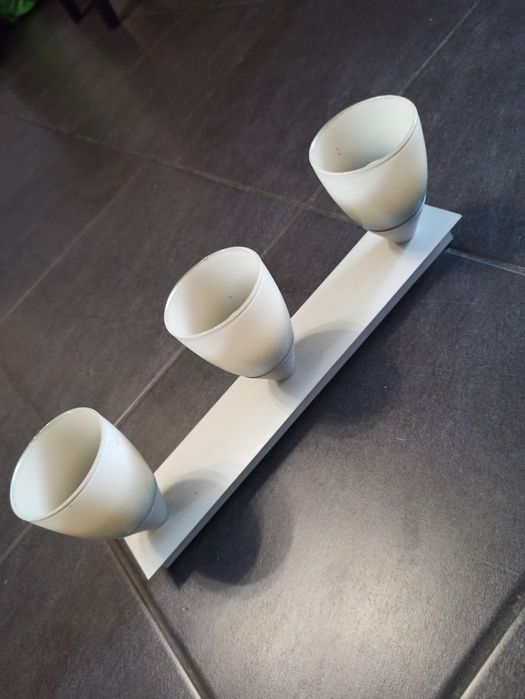 Осветително тяло тройка два броя