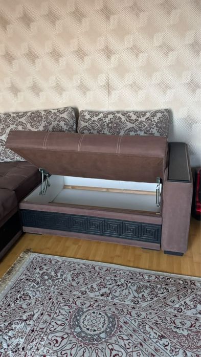 Большой Диван Зал