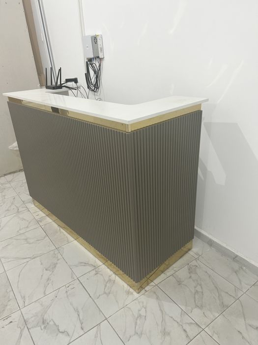 Ресепшен стойка