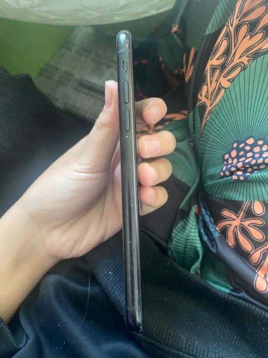 Продам айфон хр