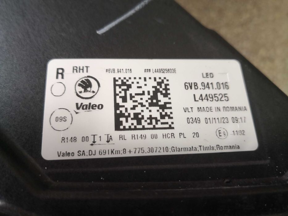 Фар Skoda Fabia FULL LED десен 23г./Фар Шкода Фабиа LED Оригинален