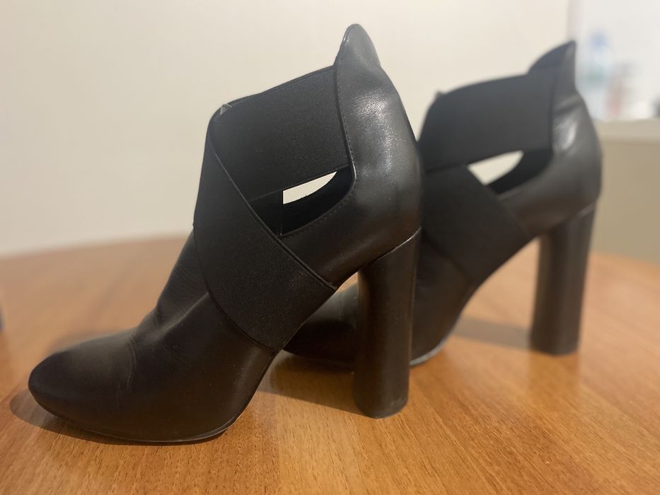 Кожаные ботинки