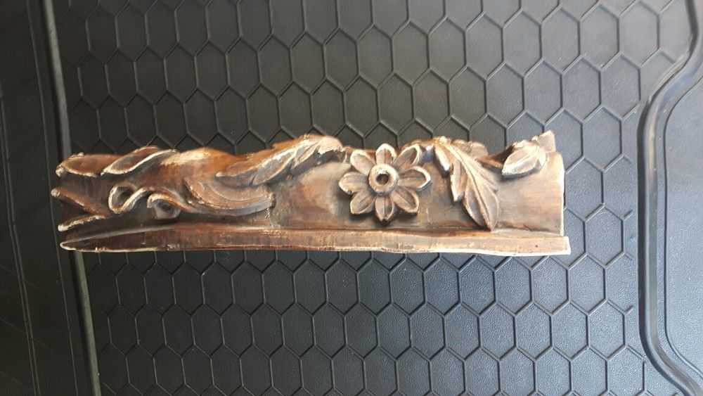 Продавам гипсови картини