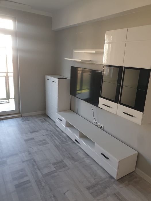 Inchiriez apt 3 cam, 80 MP cu gradina si 2 parcari
