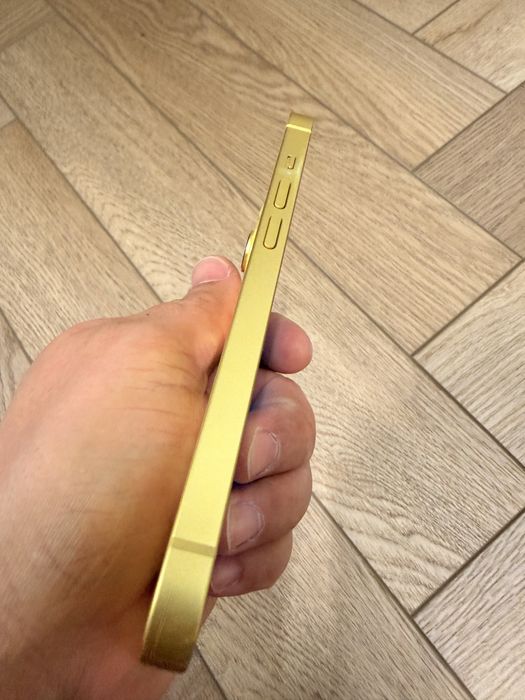 Продам Iphone 14