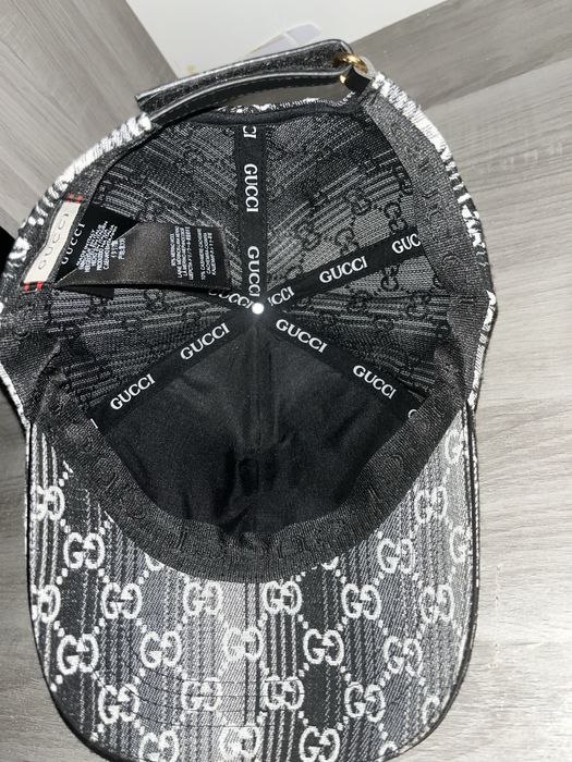 Vand sapca gucci alb negru