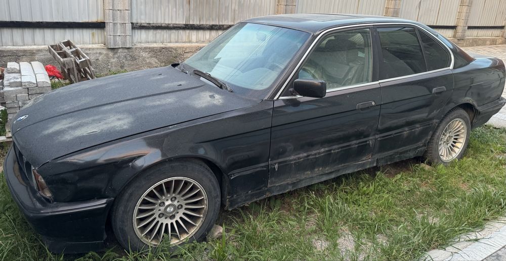 Продам машину BMW E34, МКПП