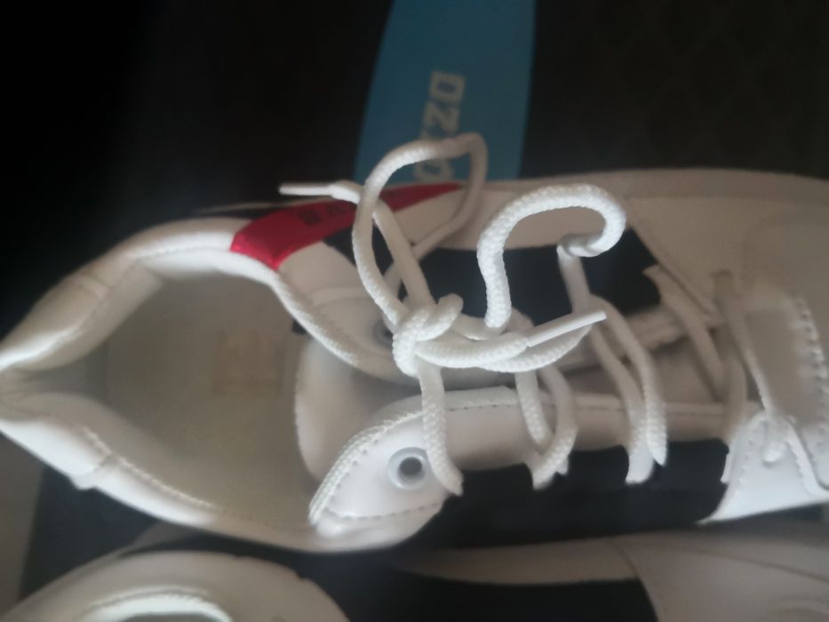 Vând pantofi noi sport mărimea 38