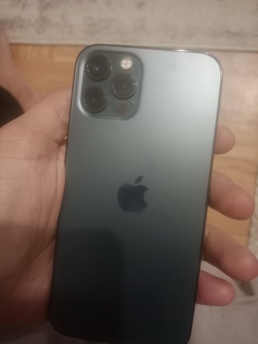 Продам айфон 12 про макс