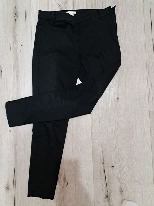 Pantaloni tip tigareta