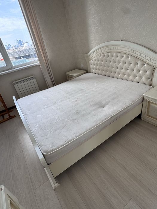 Продам спальный гарнитур