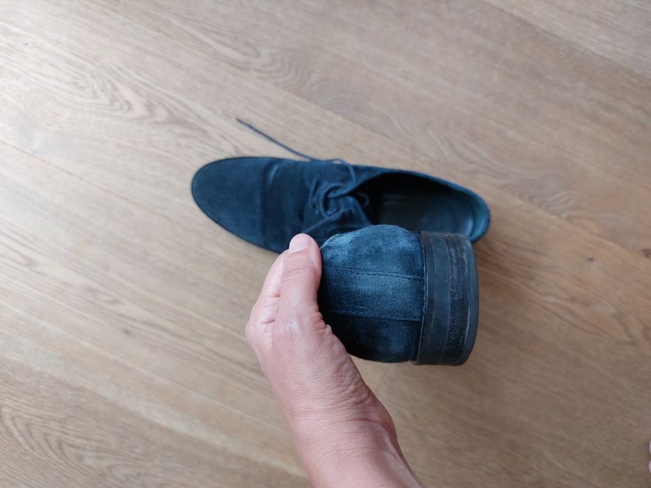 Pantofi  Bigotti, piele intoarsa, marime 43