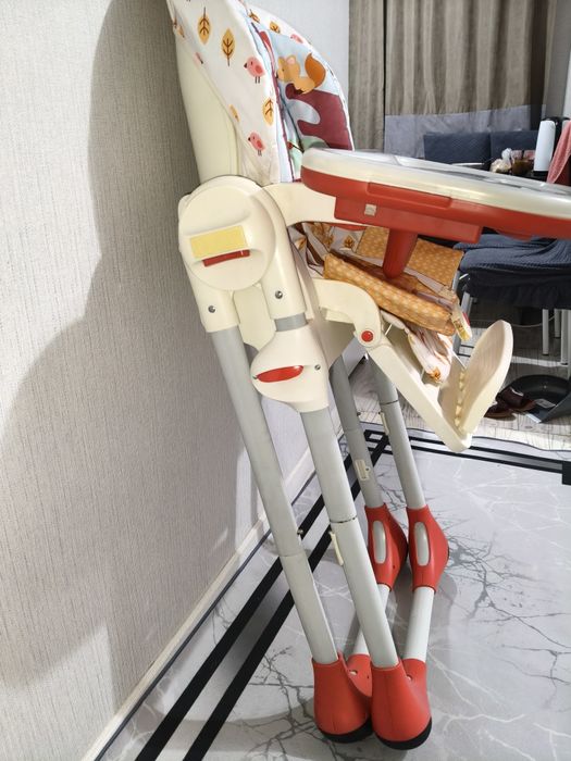 Продам столик для кормления