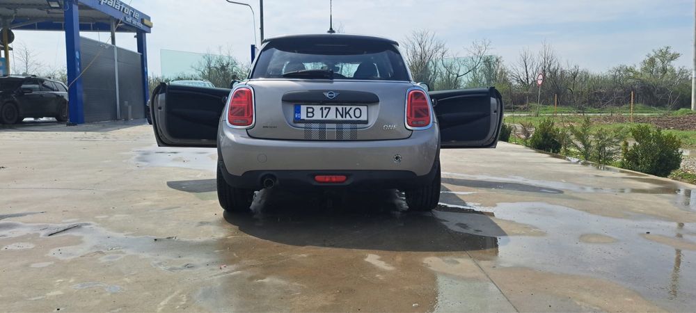 Mini Cooper an 2019 automata,