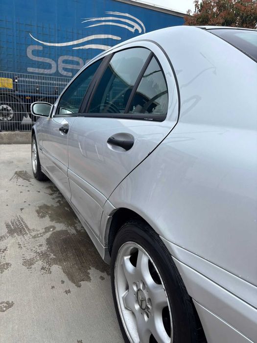 Mercedes-Benz C 200 2004