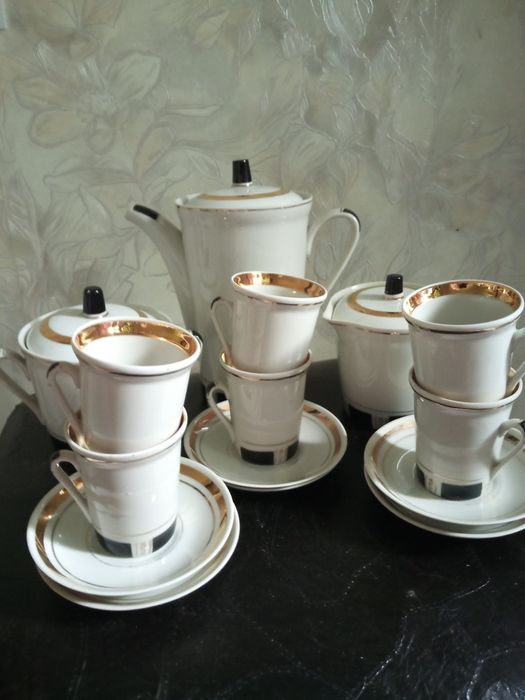 Кофейный сервиз на шесть персон,чайные чашки с блюдцами