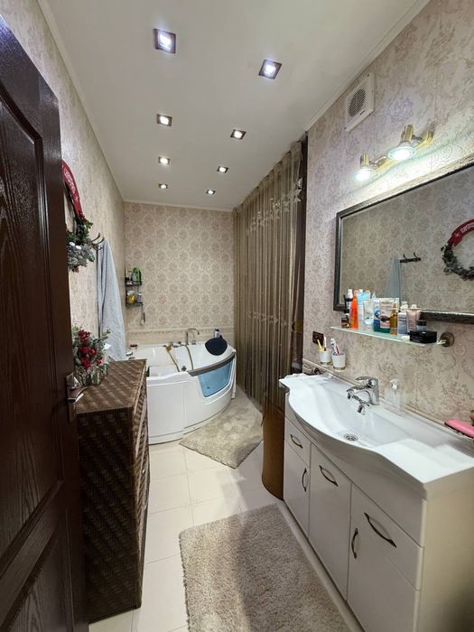 4х комнатная квартира с большим огородом на Юнусабаде-13. Анжир