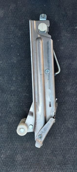 Cric auto pt. Audi A 6 ,A8. Model vechi.