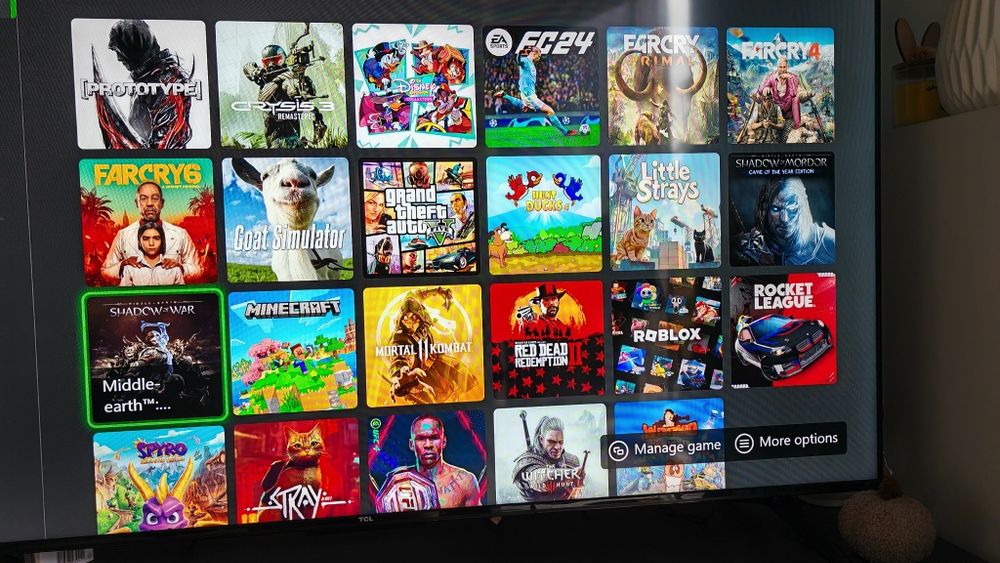 Vând XBOX One X de 1T