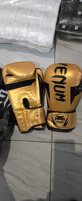 Боксерские перчатки
